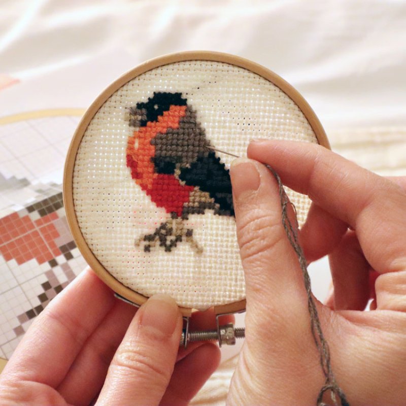 Kikkerland - Mini Cross Stitch Embroidery Kit - Bird