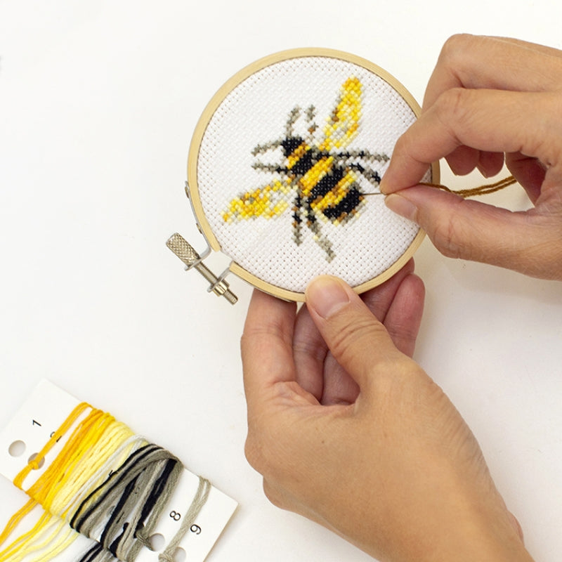 Kikkerland - Mini Cross Stitch Embroidery Kit - Bee